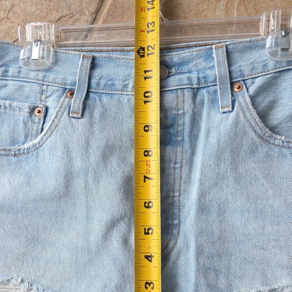 Levi's 501 Light Wash Distressed Denim Shorts W31 - Picture 11 of 13